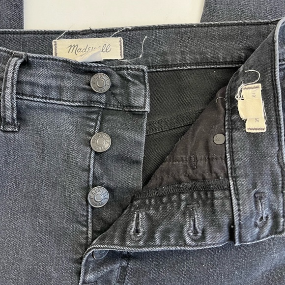 Madewell 10" High-Rise Skinny Jeans in Robert Wash: Button-Front Edition 28 - Picture 4 of 13